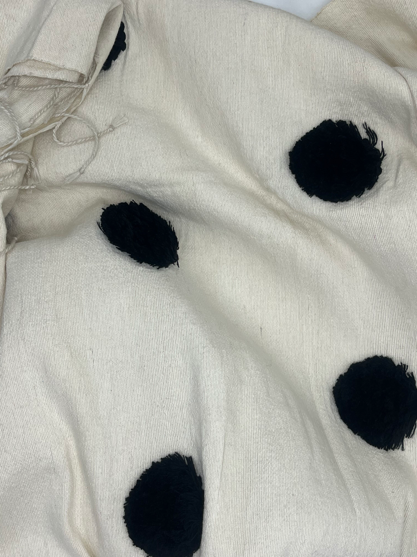 Pom Pom Quilt Black and White